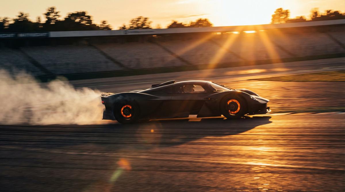 偷拍汽车解说视频